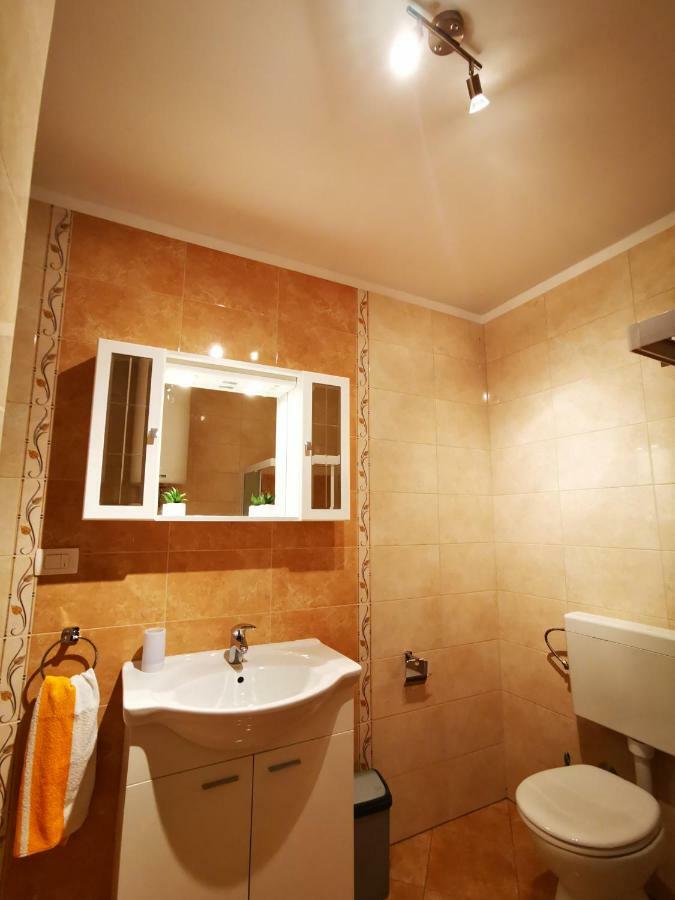 Apartmani Franciska Раб Экстерьер фото